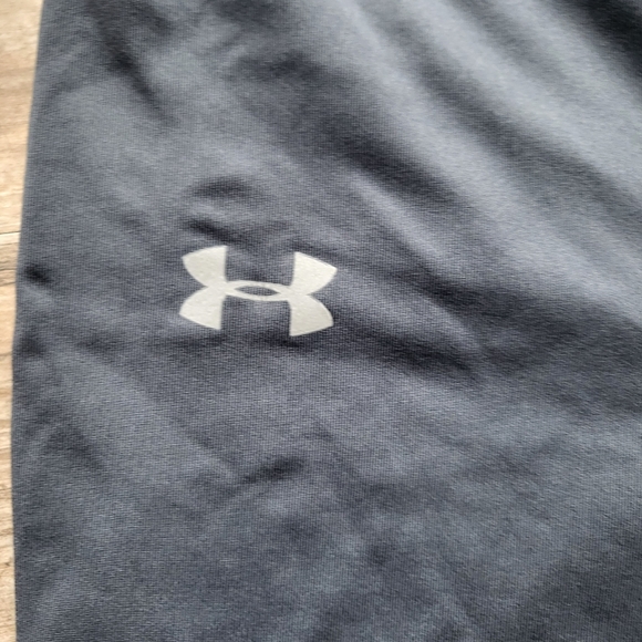 Grey under Armour legging - Picture 2 of 5